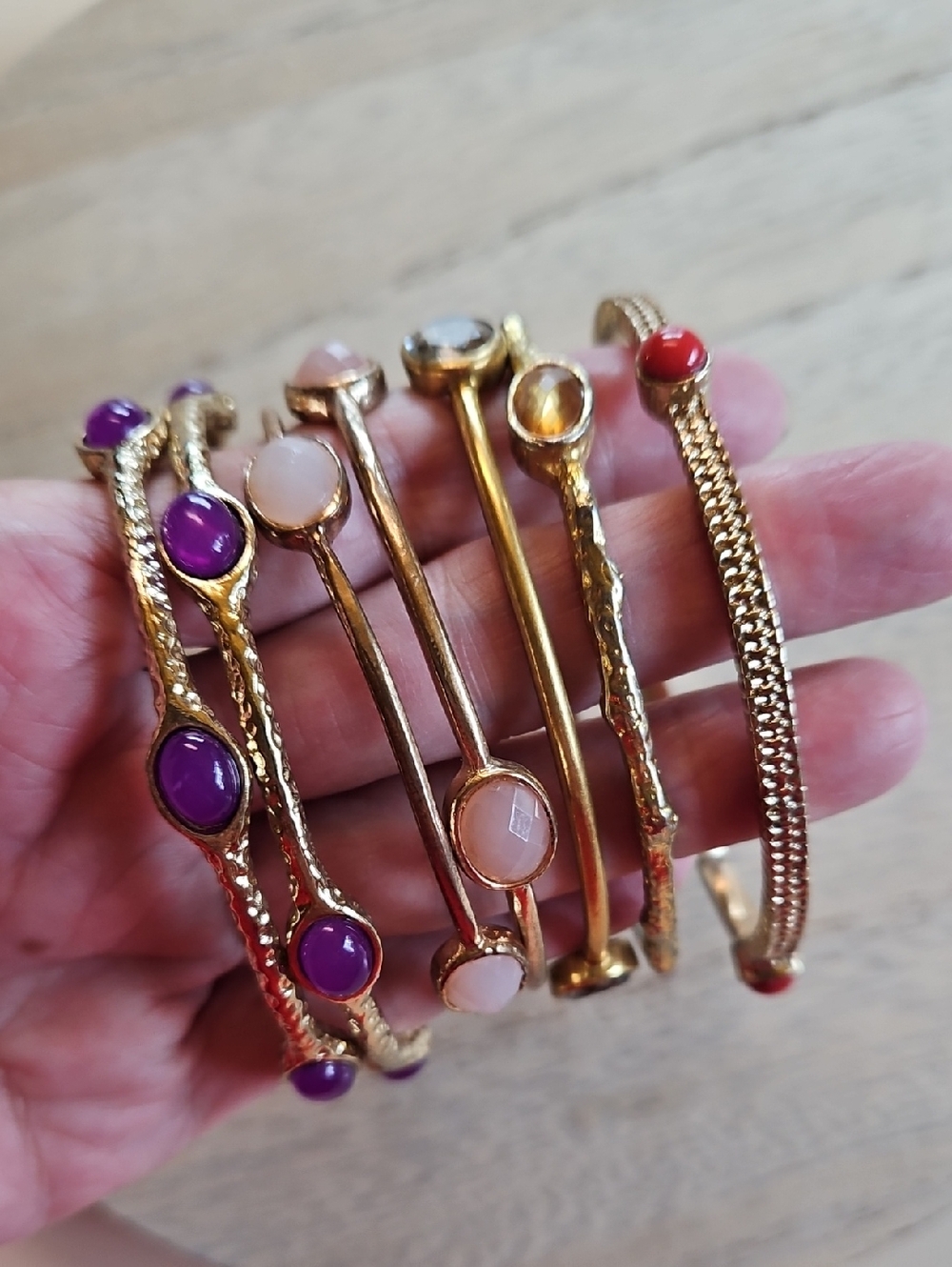 Lot Of 7 Gold Tone Multi-Gem Bangles Purple Pink Gray Red Textured Stack Them! - Picture 2 of 9